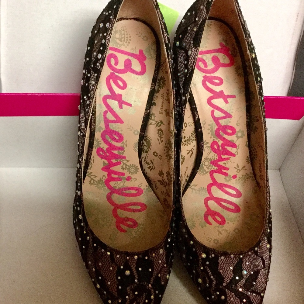Size 7.5 M Black Lace 4” Heels